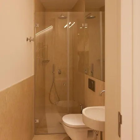 Flh Elegance With Pool & Parking - Non Touristic Appartement *