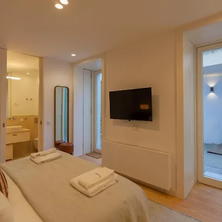 Flh Elegance With Pool & Parking - Non Touristic شقة Lisboa